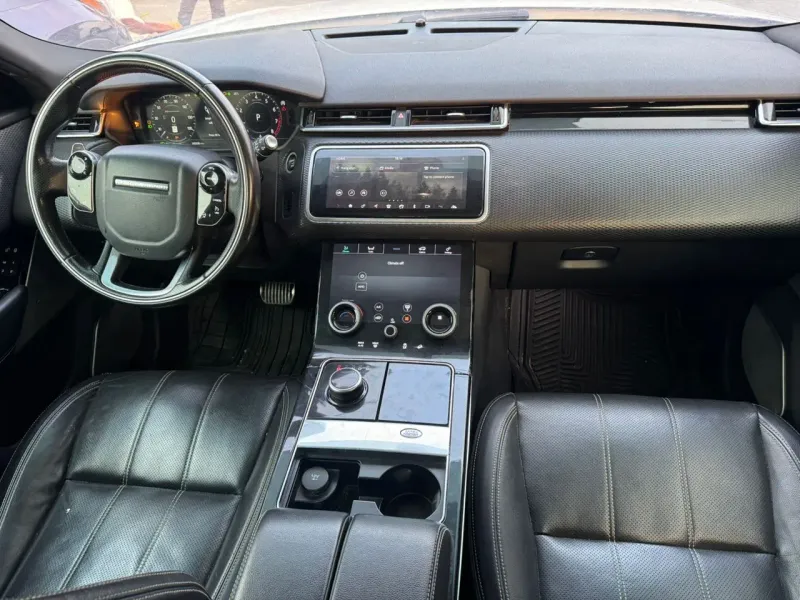 Main image of 2018 Land Rover Range Rover le