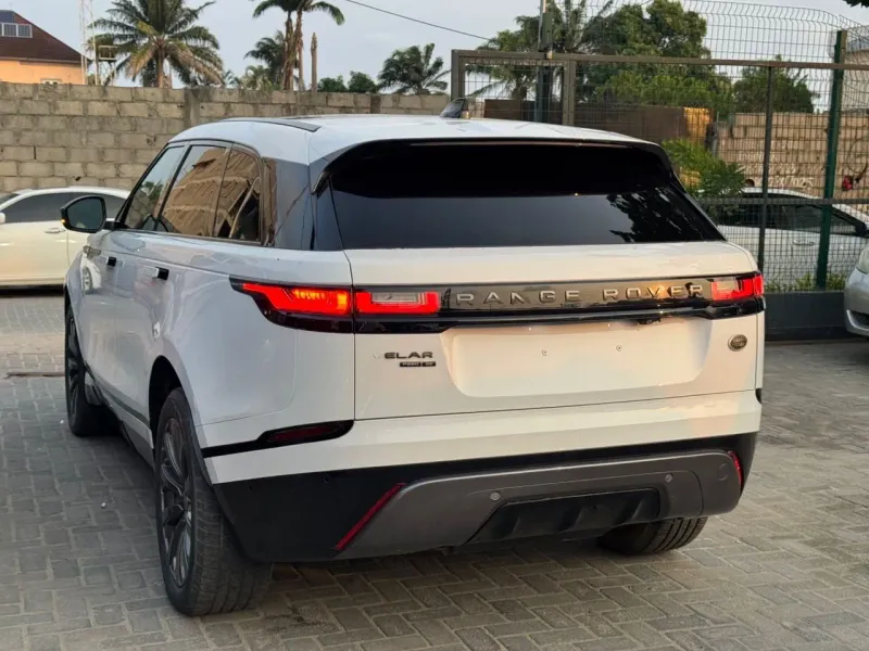 Thumbnail 3 of 2018 Land Rover Range Rover le