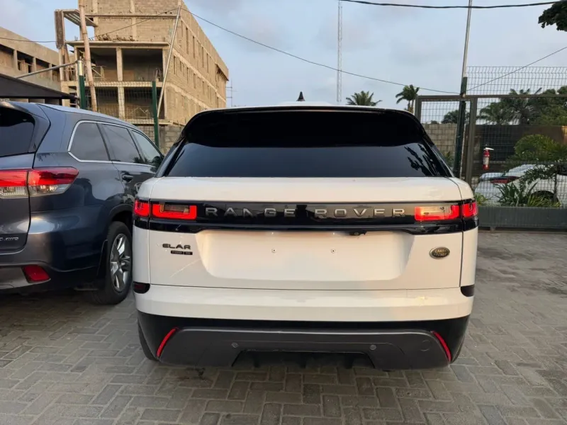 Thumbnail 6 of 2018 Land Rover Range Rover le