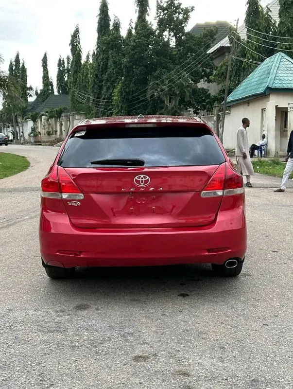 Thumbnail 4 of 2010 Toyota Venza XLE