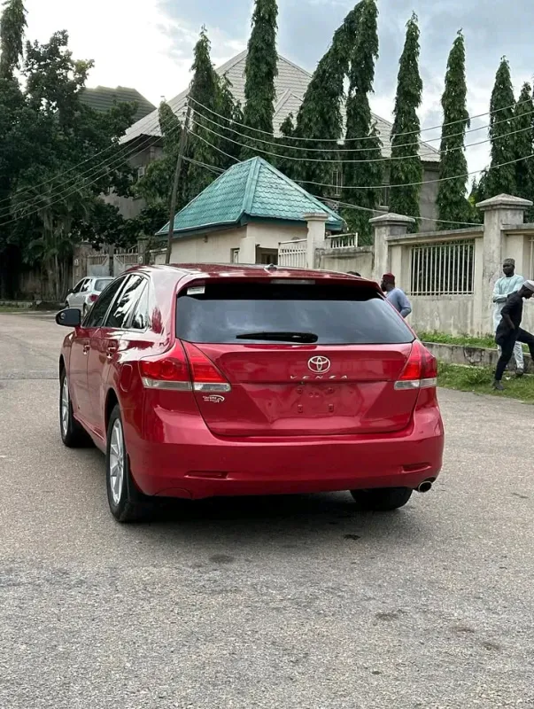 Thumbnail 5 of 2010 Toyota Venza XLE