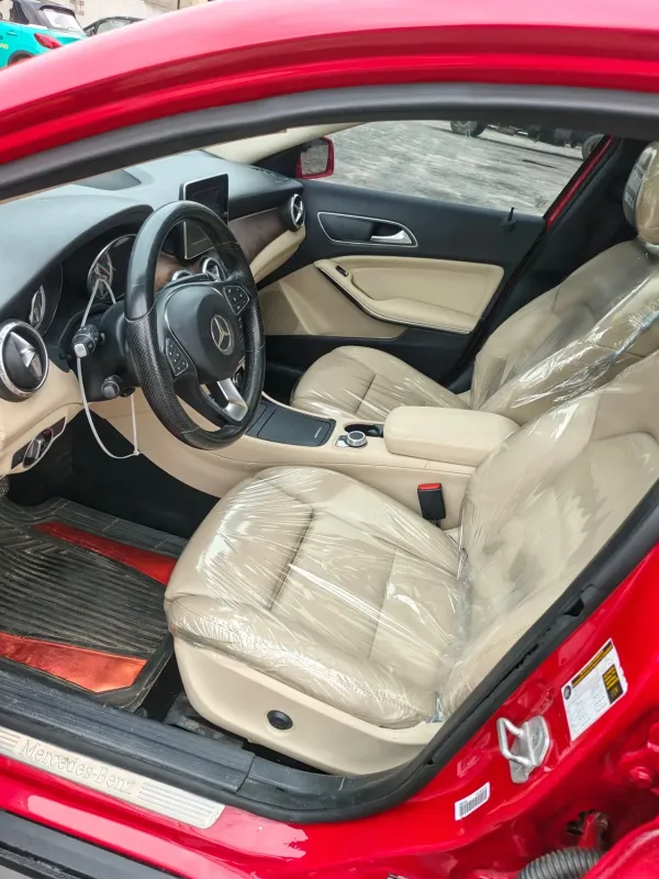 Thumbnail 3 of 2016 Mercedes-Benz GLA-Class