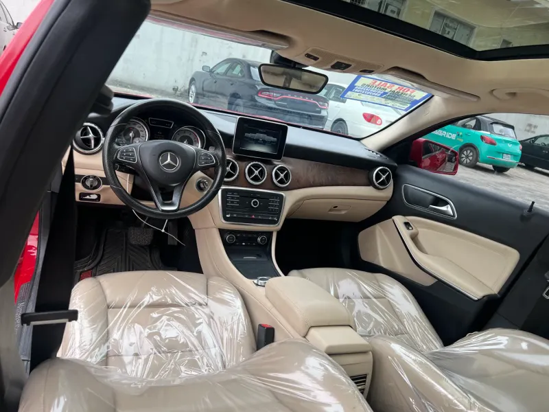 Thumbnail 12 of 2016 Mercedes-Benz GLA-Class