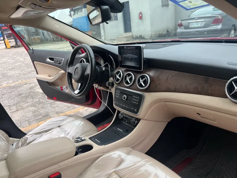 Thumbnail 13 of 2016 Mercedes-Benz GLA-Class