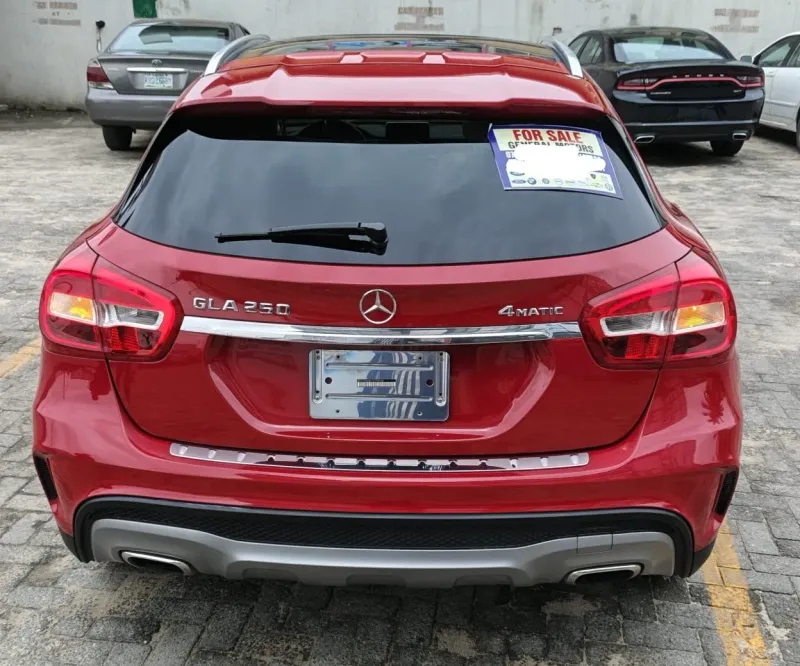 Thumbnail 14 of 2016 Mercedes-Benz GLA-Class