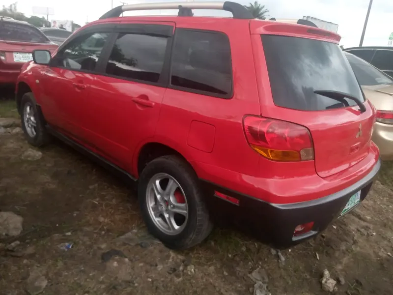 Thumbnail 2 of 2003 Mitsubishi Outlander