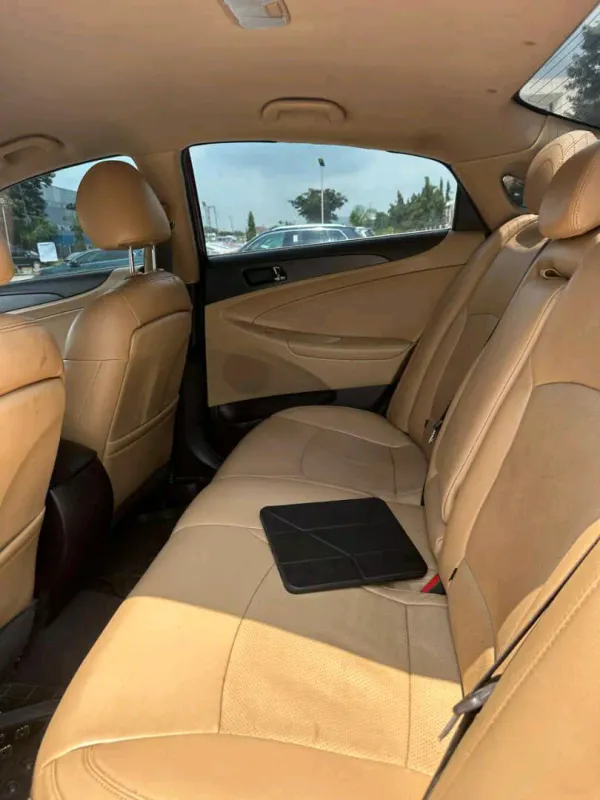 Thumbnail 3 of 2012 Hyundai Sonata