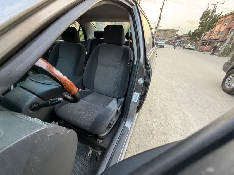 Thumbnail 5 of 2004 Toyota Corolla SE