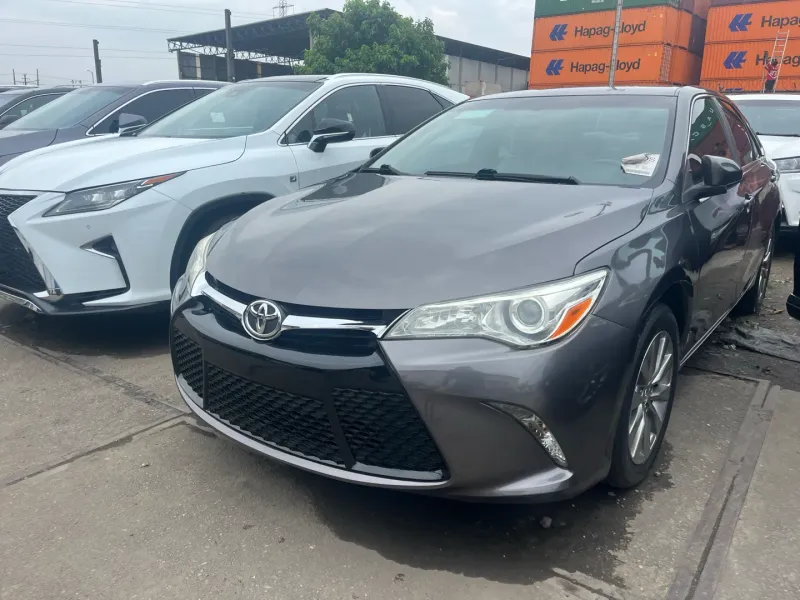 Thumbnail 3 of 2016 Toyota Camry xle