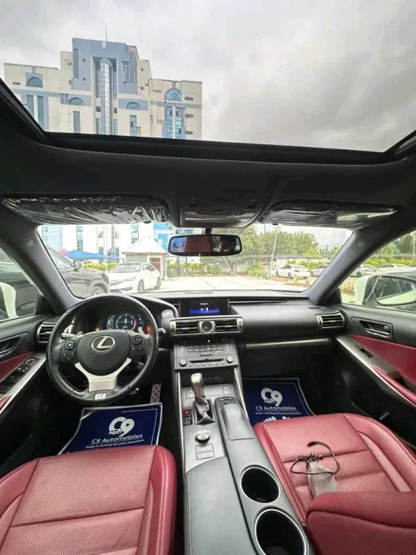 Thumbnail 2 of 2016 Lexus IS