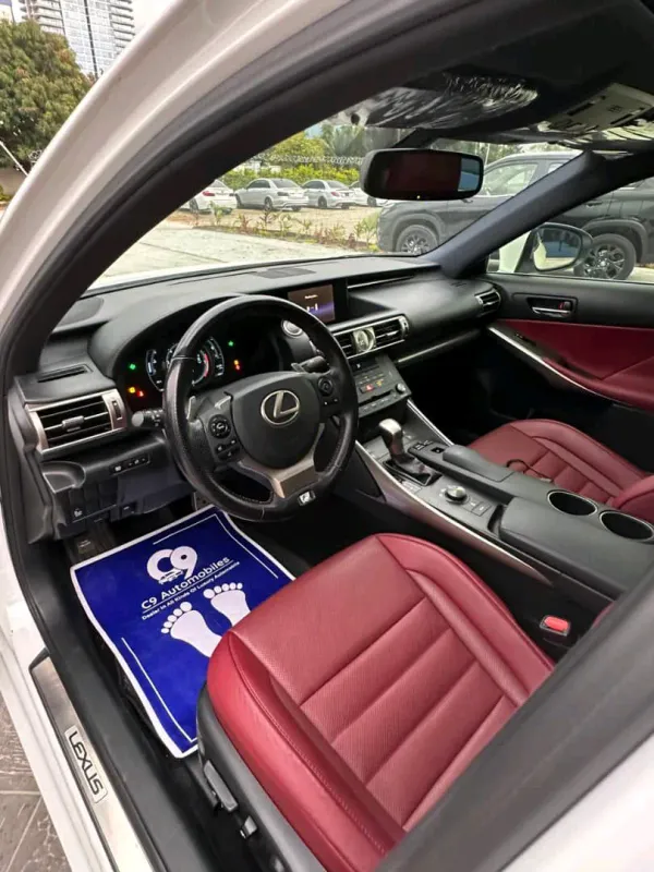 Thumbnail 3 of 2016 Lexus IS