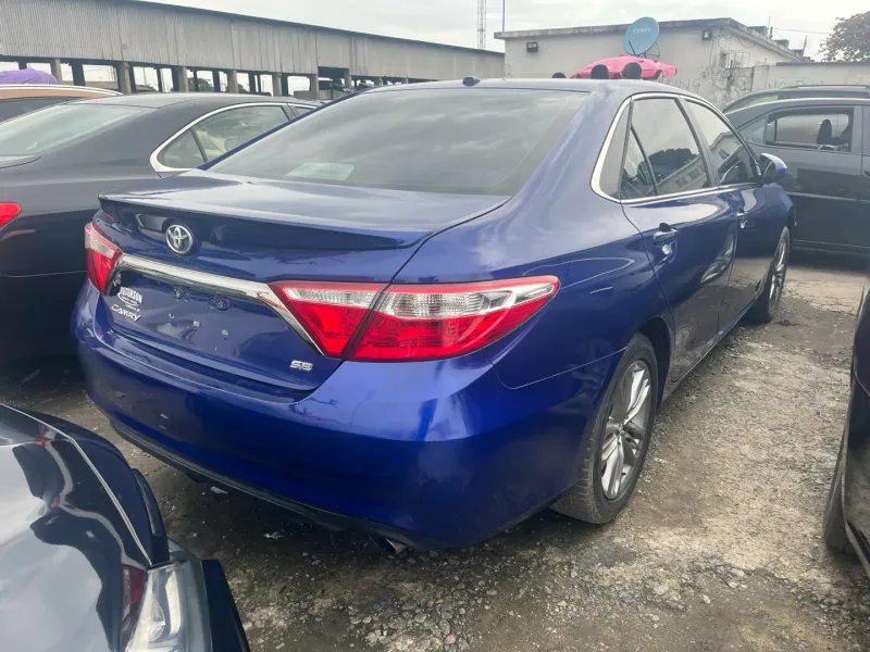 Thumbnail 7 of 2017 Toyota Camry SE