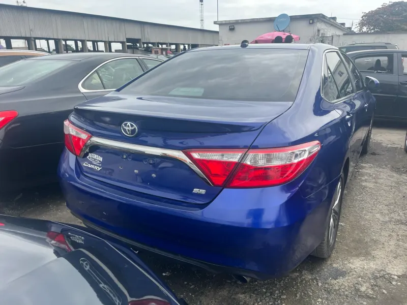 Thumbnail 8 of 2017 Toyota Camry SE