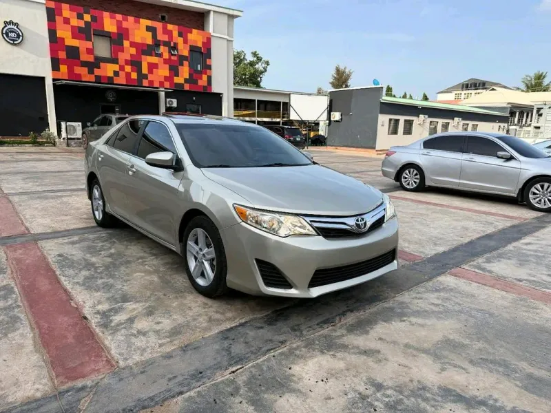 Thumbnail 2 of 2013 Toyota Camry