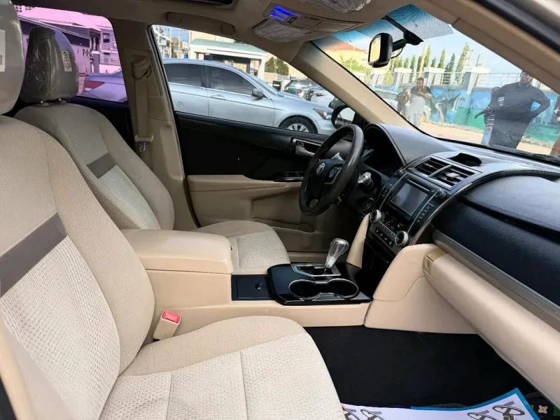Thumbnail 4 of 2013 Toyota Camry