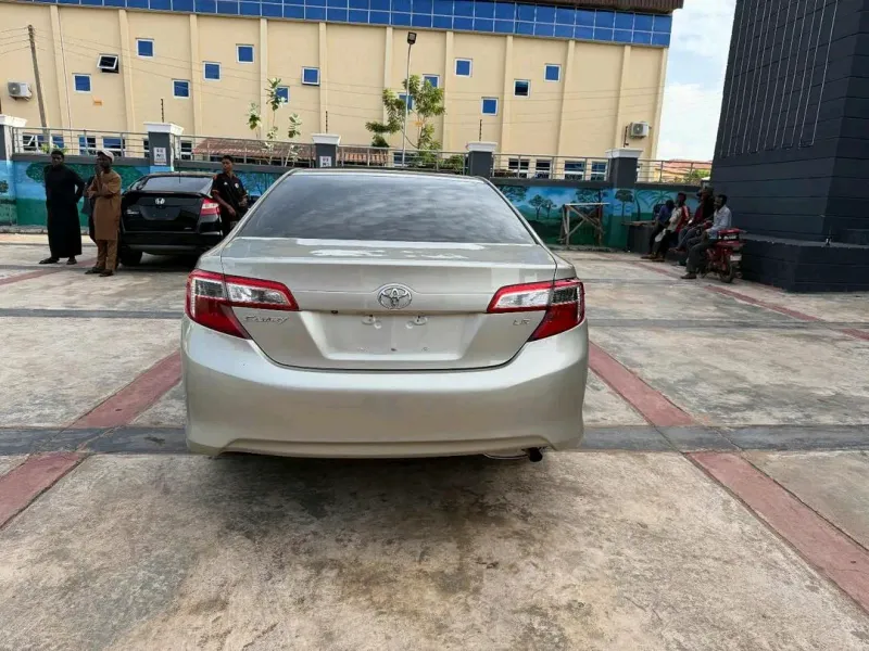 Thumbnail 7 of 2013 Toyota Camry