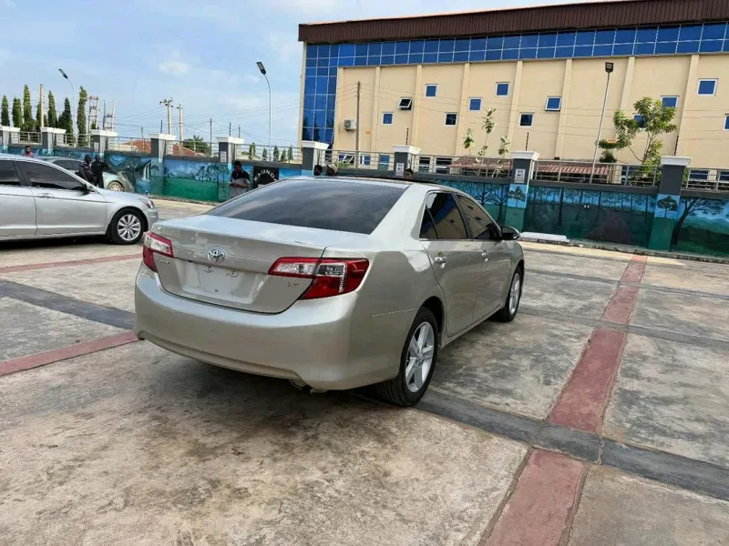 Thumbnail 8 of 2013 Toyota Camry