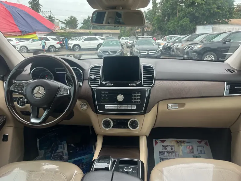 Thumbnail 6 of 2019 Mercedes-Benz GLE-Class