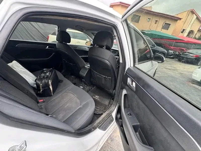 Thumbnail 4 of 2015 Hyundai Sonata Hybrid XLE