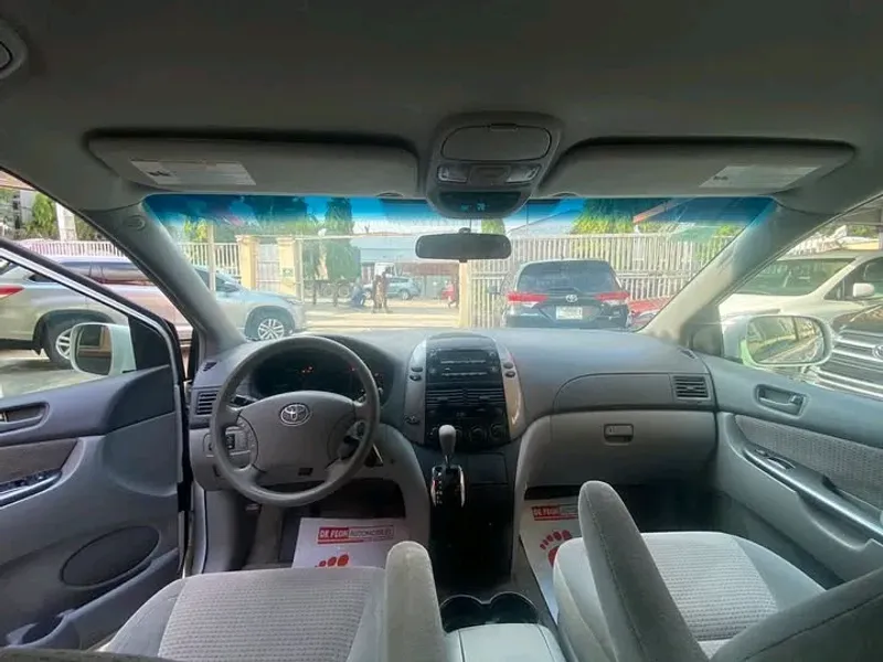 Thumbnail 3 of 2008 Toyota Sienna XLE