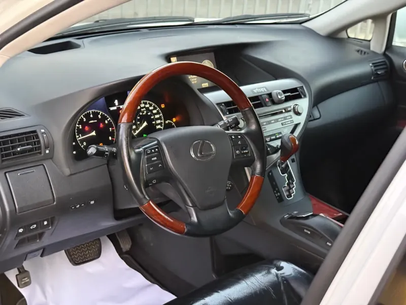 Thumbnail 4 of 2010 LEXUS RX XLE