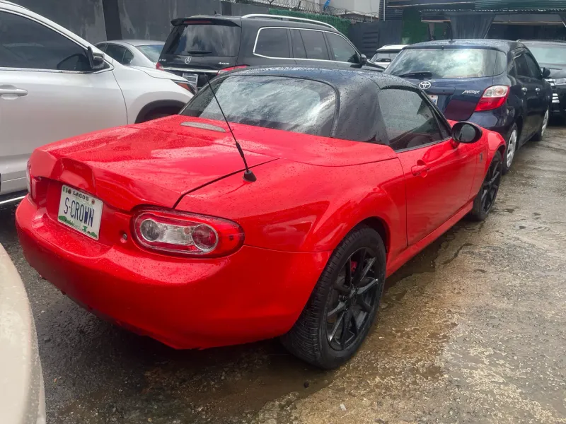 Main image of 2012 MAZDA MX-5 Miata