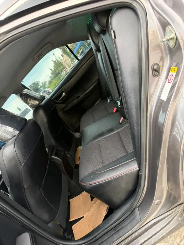 Thumbnail 5 of 2016 Toyota Camry SE