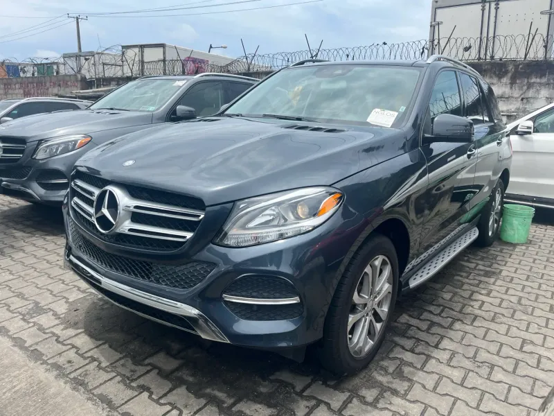Thumbnail 2 of 2017 Mercedes-Benz GLE-Class
