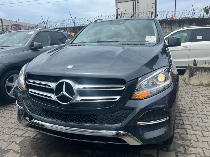 Thumbnail 3 of 2017 Mercedes-Benz GLE-Class