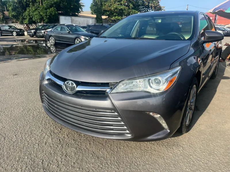 Thumbnail 3 of 2016 Toyota Camry