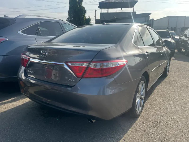 Thumbnail 8 of 2016 Toyota Camry