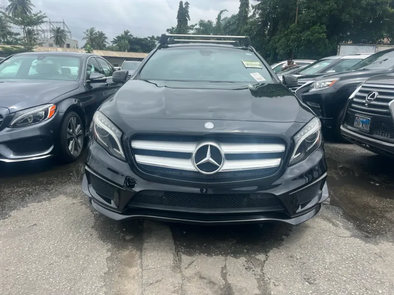 Thumbnail 2 of 2015 Mercedes-Benz GLA-Class