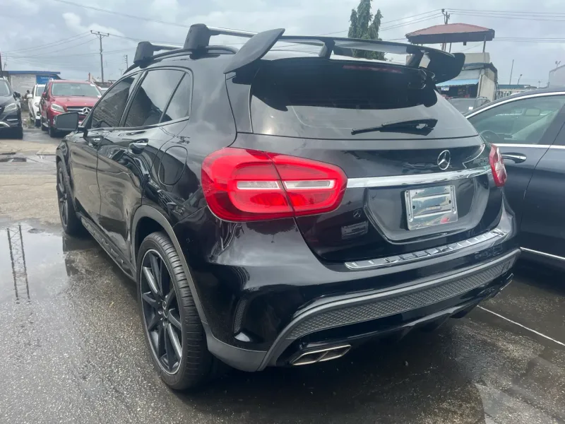Thumbnail 10 of 2015 Mercedes-Benz GLA-Class