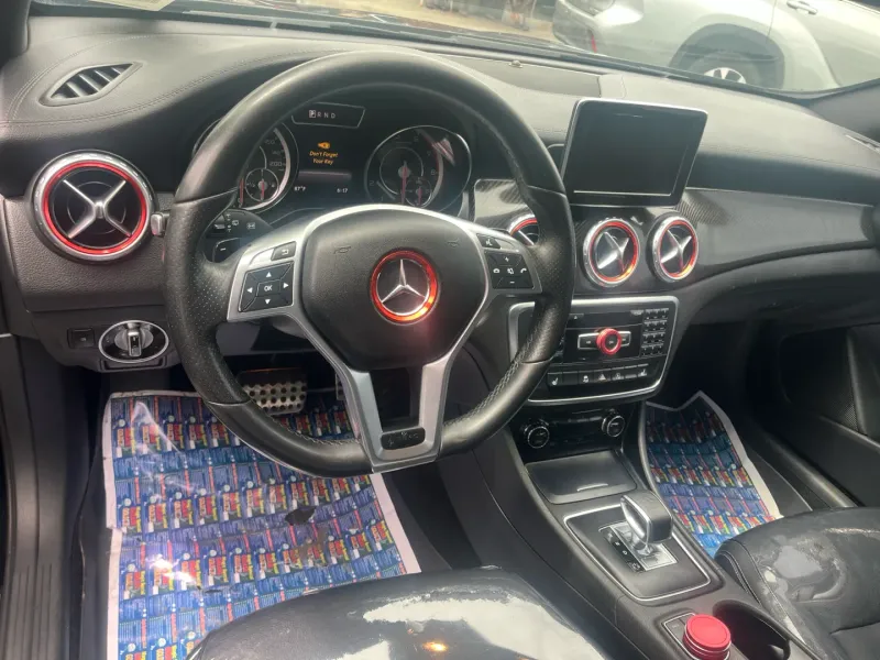 Thumbnail 11 of 2015 Mercedes-Benz GLA-Class
