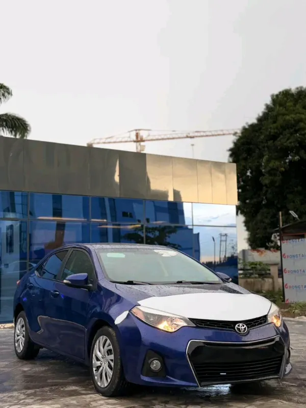 Thumbnail 2 of 2016 Toyota Corolla