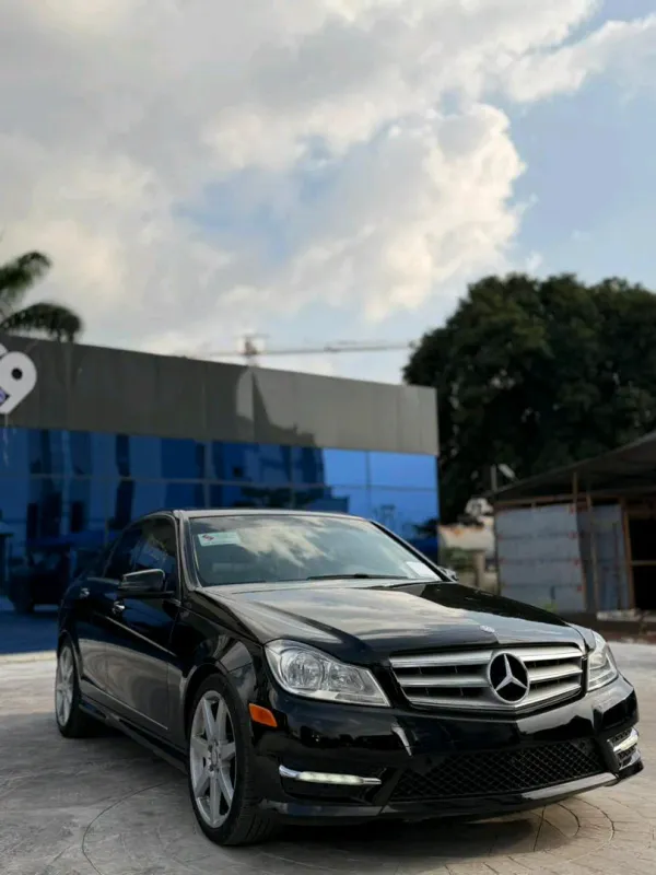 Thumbnail 2 of 2014 Mercedes-Benz C-Class C300