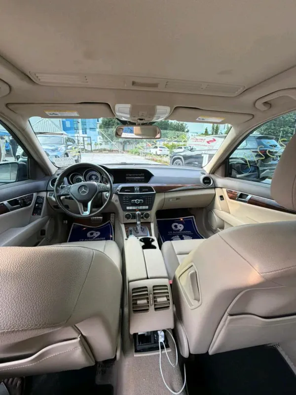 Thumbnail 3 of 2014 Mercedes-Benz C-Class C300