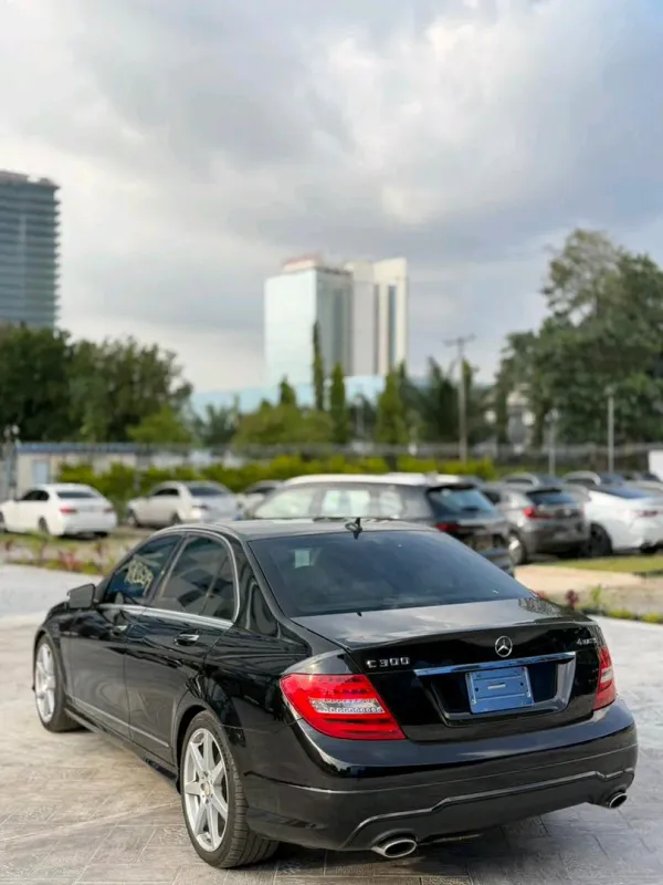 Thumbnail 7 of 2014 Mercedes-Benz C-Class C300