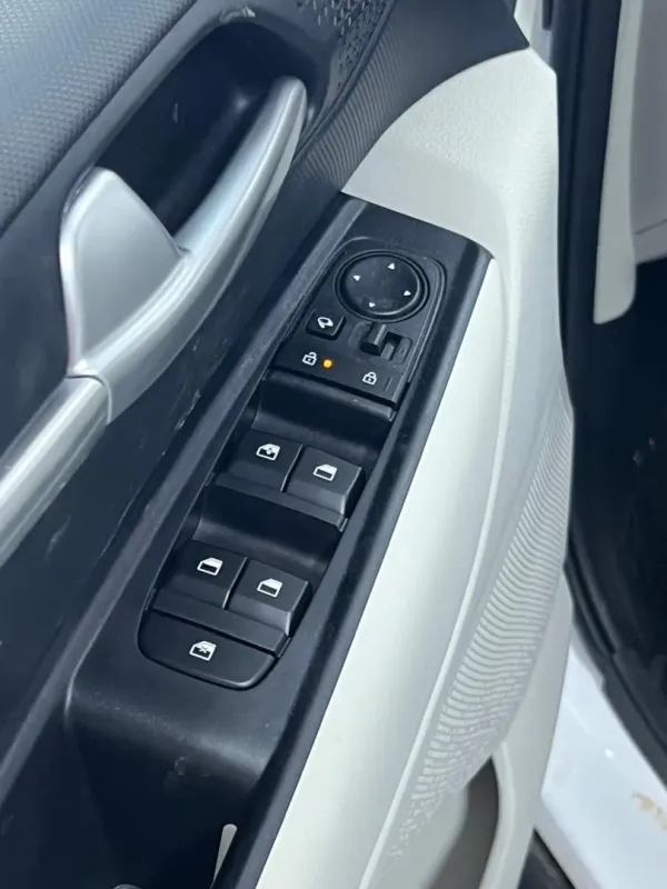 Thumbnail 5 of 2025 Kia Sorento