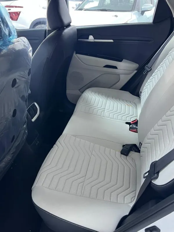 Thumbnail 9 of 2025 Kia Sorento