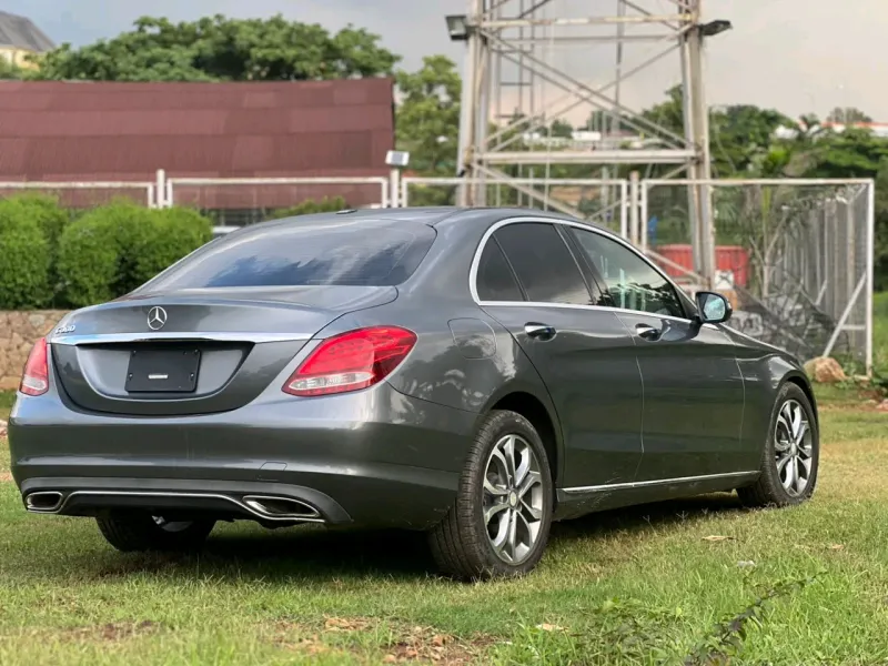 Thumbnail 4 of 2017 Mercedes-Benz C-Class c 300