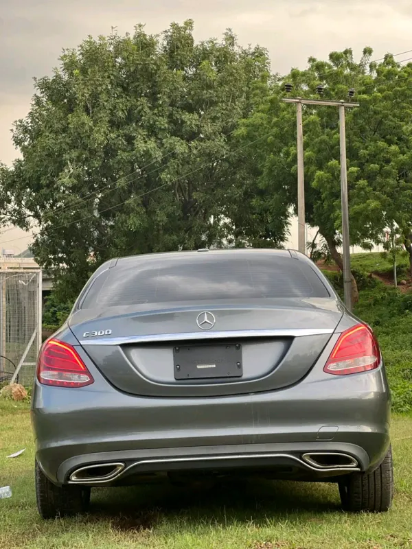 Thumbnail 5 of 2017 Mercedes-Benz C-Class c 300