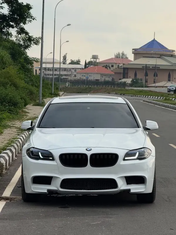 Main image of 2016 BMW 5 Series