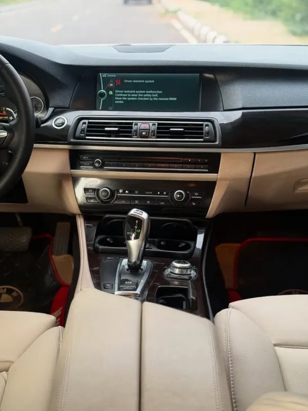 Thumbnail 2 of 2016 BMW 5 Series