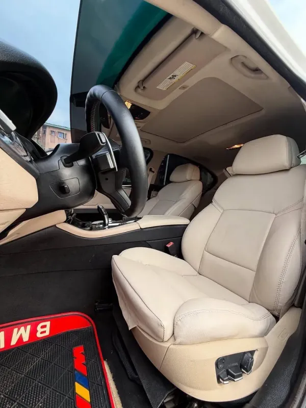 Thumbnail 3 of 2016 BMW 5 Series