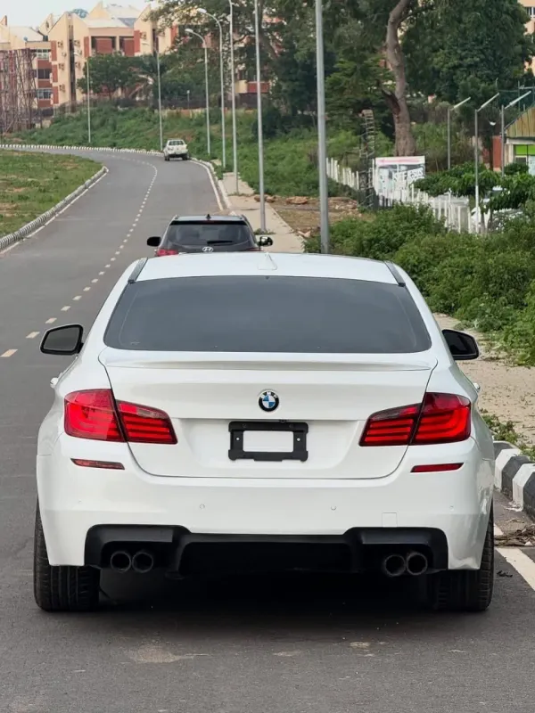 Thumbnail 8 of 2016 BMW 5 Series
