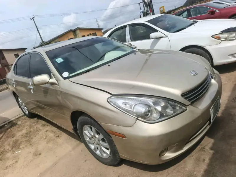 Main image of 2004 Lexus ES LE