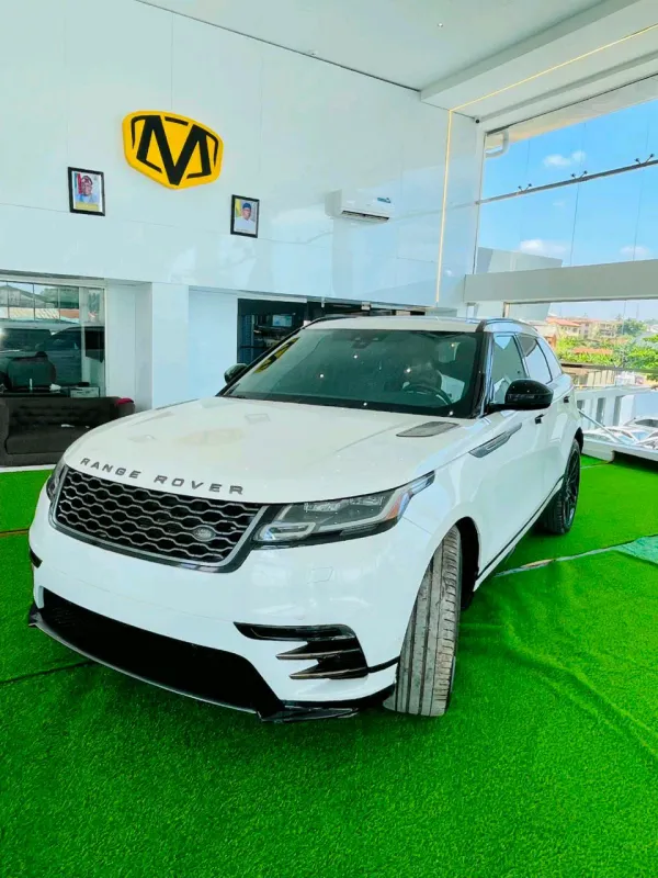 Main image of 2018 LAND ROVER Range Rover Velar