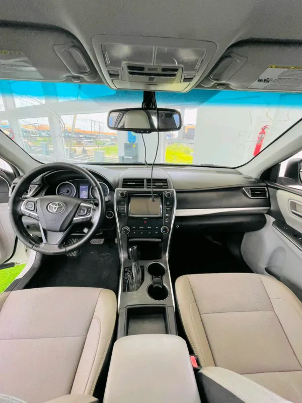 Thumbnail 5 of 2016 TOYOTA Camry