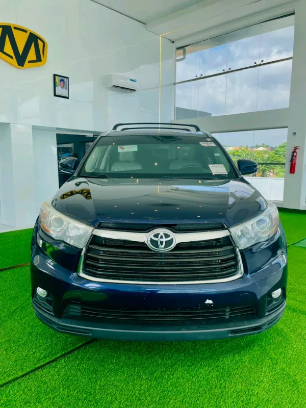 Main image of 2015 TOYOTA Highlander XLE